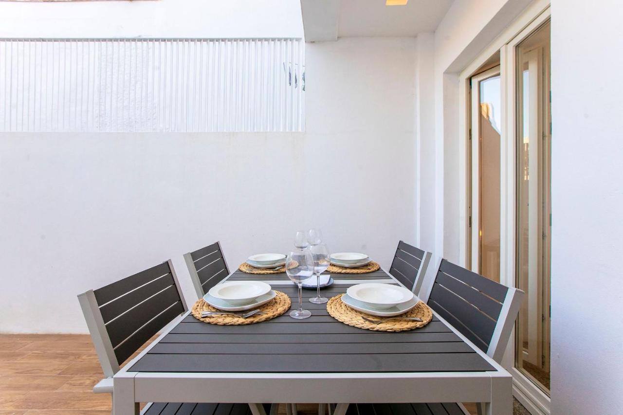 Wonderful Duplex W Private Patio & Ac By Lovelystay Porto Ngoại thất bức ảnh